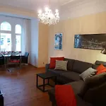Lichtdurchflutetes Apartment Prenzlauerberg